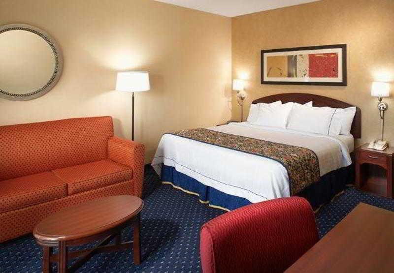 Courtyard By Marriott Cleveland Willoughby Hotell Exteriör bild