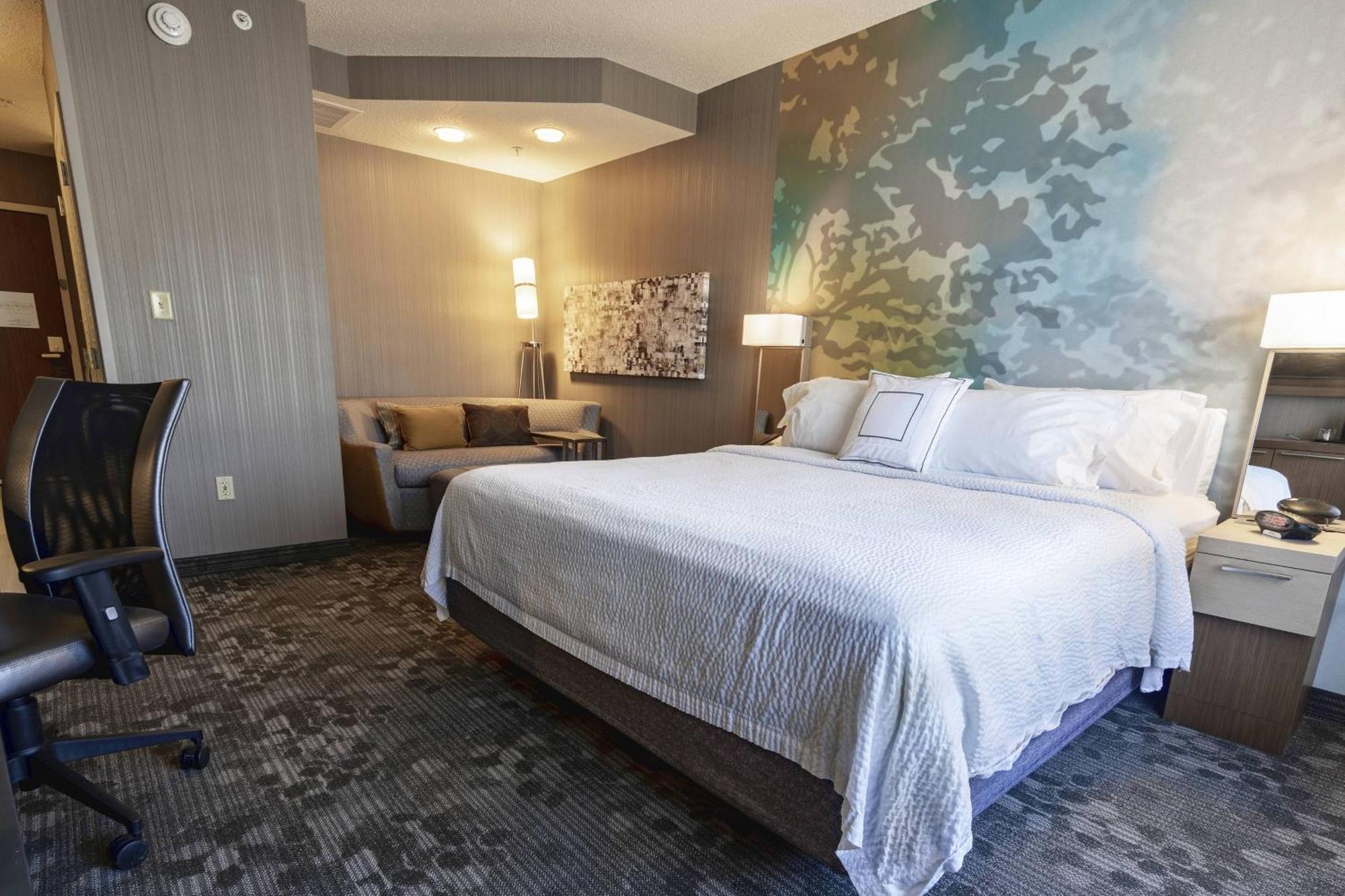 Courtyard By Marriott Cleveland Willoughby Hotell Exteriör bild