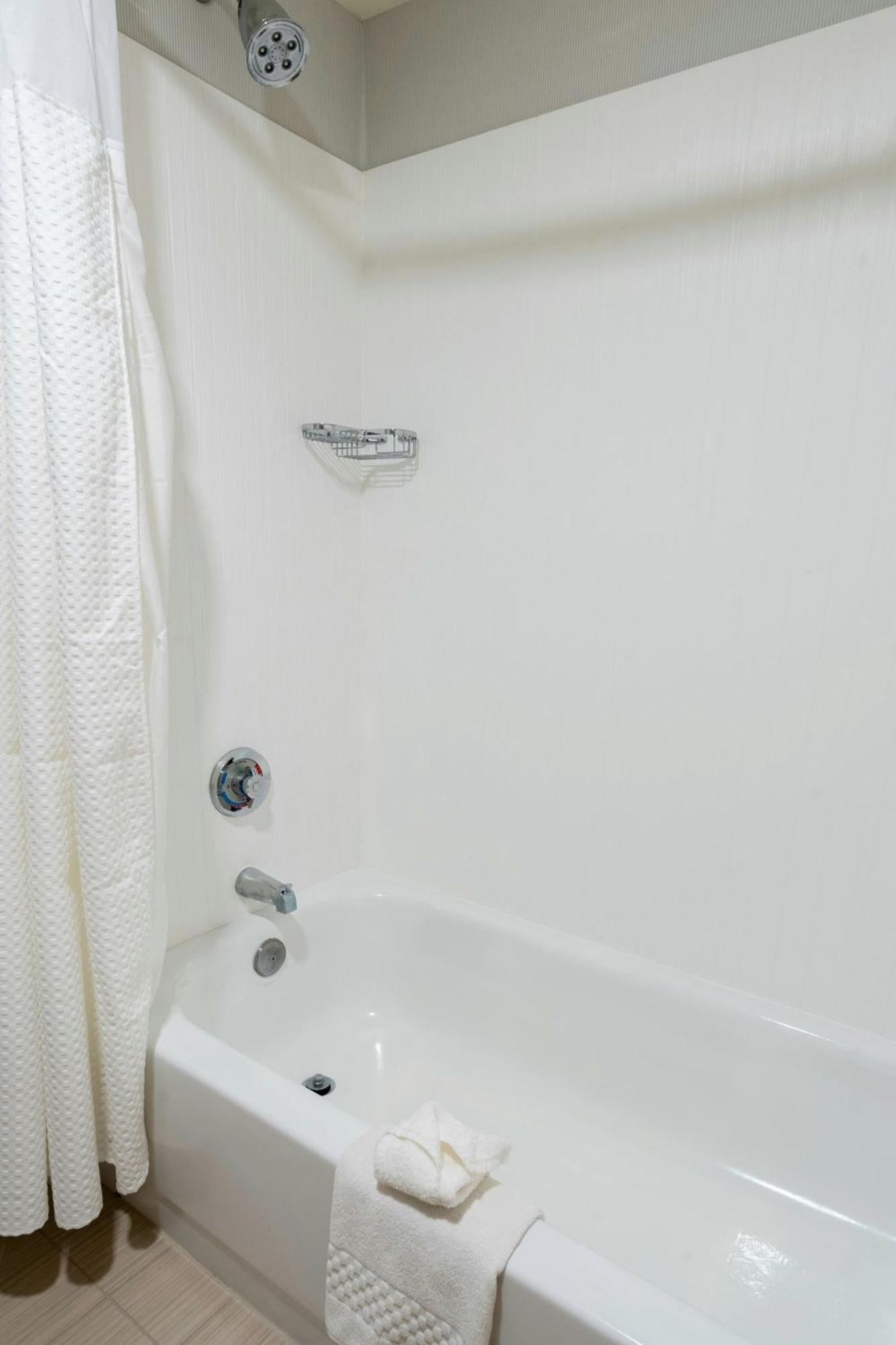Courtyard By Marriott Cleveland Willoughby Hotell Exteriör bild