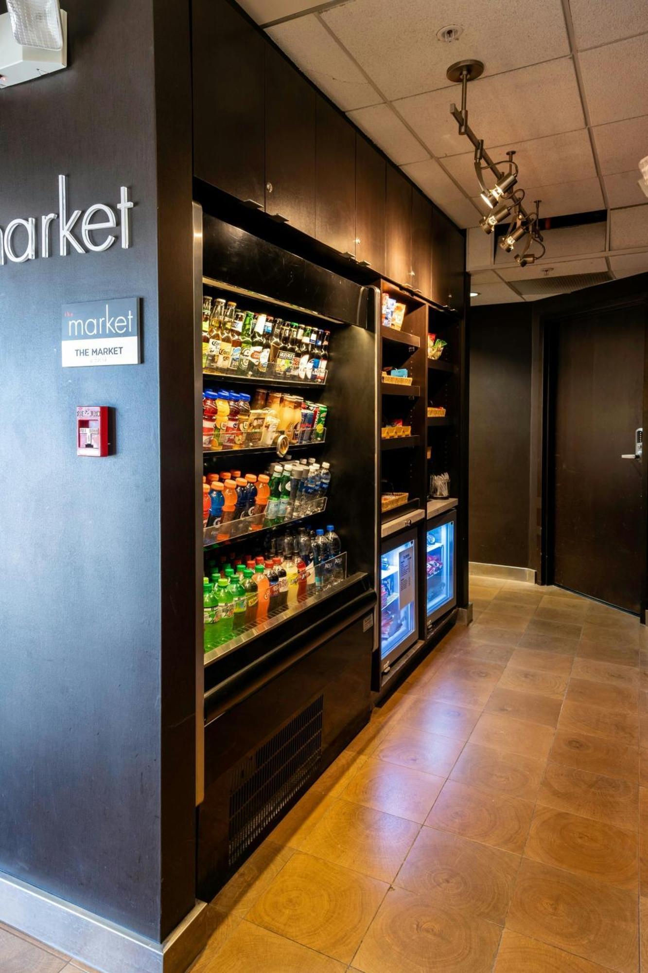 Courtyard By Marriott Cleveland Willoughby Hotell Exteriör bild